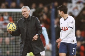  热刺核心凯恩达成英超百球里程碑  