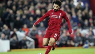  萨拉赫里程碑夜哑火，利物浦爆冷负升班马  