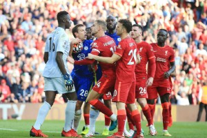  鲍恩闪击破门西汉姆联主场一球小胜狼队