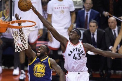  西亚卡姆两双猛龙击败凯尔特人终结其五连胜纪录  